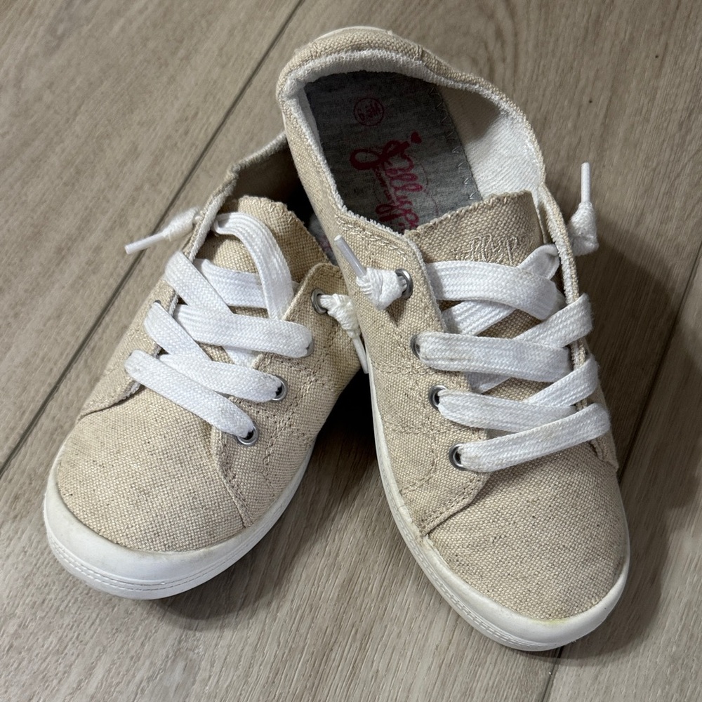 Jellypop Cream Canvas Sneakers